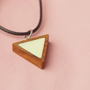 Colgante triangulo madera