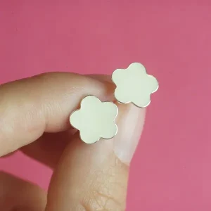 Pendientes flor de leche materna