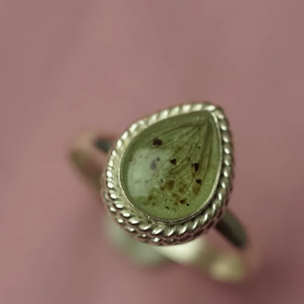 Anillo gota de plata con cordón umbilical